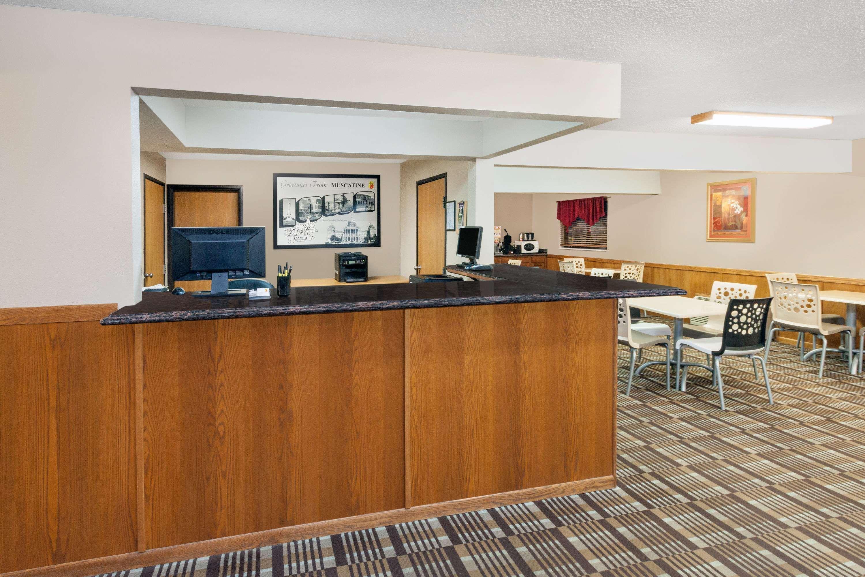 Super 8 By Wyndham Muscatine Hotel Ngoại thất bức ảnh