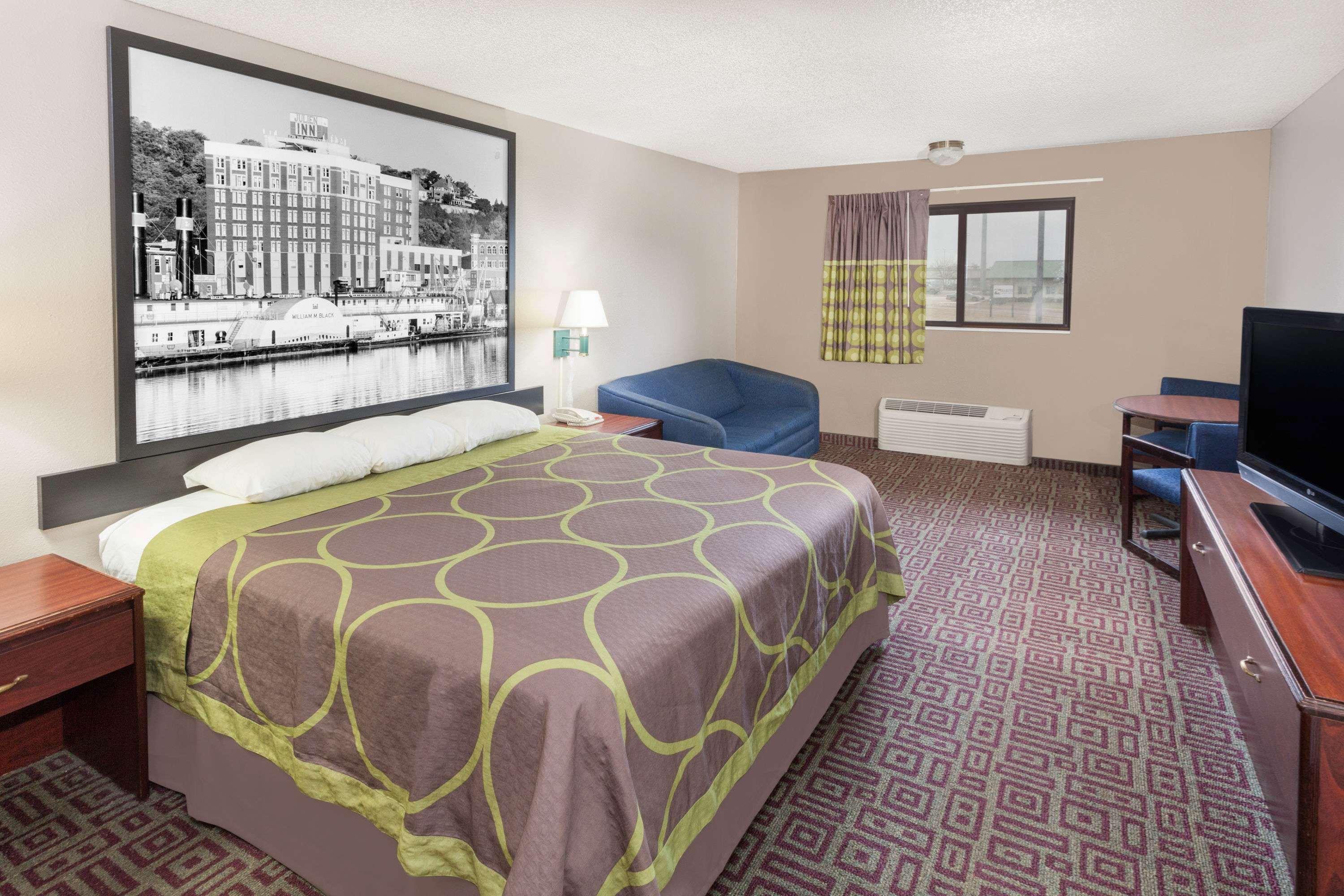 Super 8 By Wyndham Muscatine Hotel Ngoại thất bức ảnh
