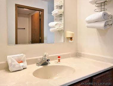 Super 8 By Wyndham Muscatine Hotel Ngoại thất bức ảnh